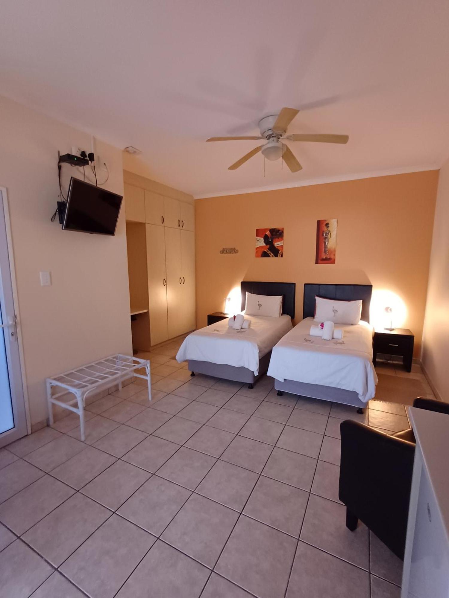 Capbon Guesthouse Windhoek Exterior foto